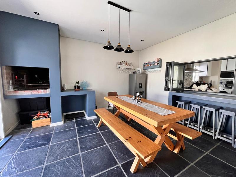 2 Bedroom Property for Sale in Sandown Western Cape